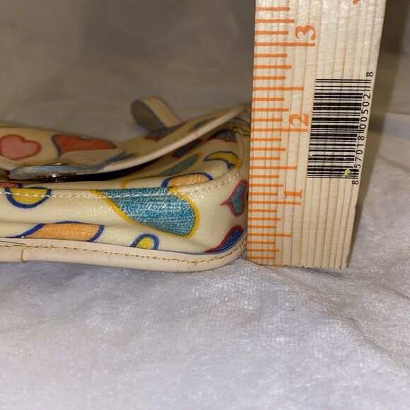 Vintage Hearts Dooney And Bourke Wristlet Wallet Pouch - Picture 11 of 12